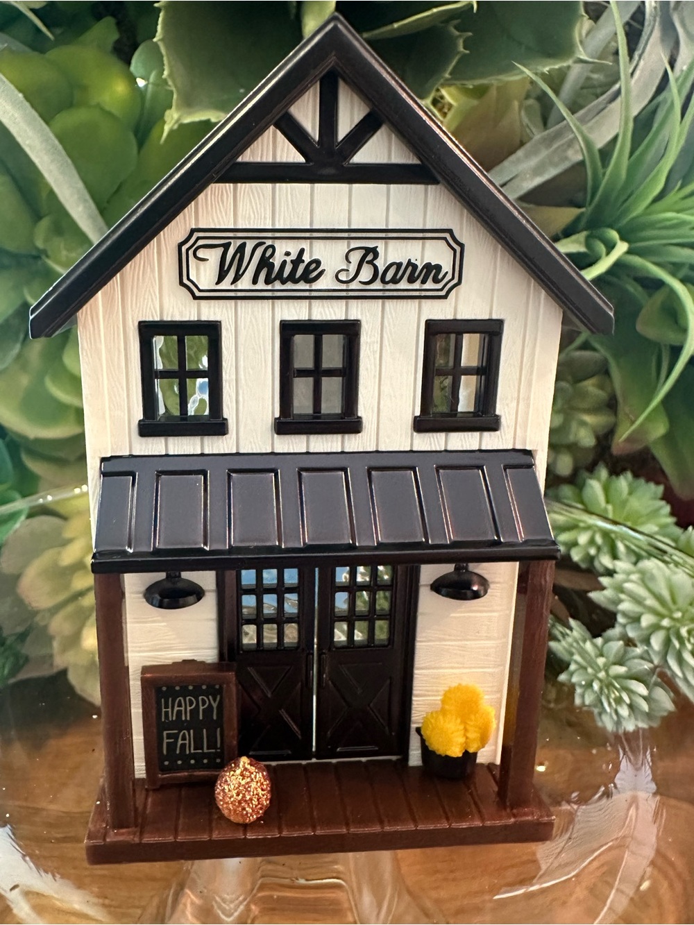 White Barn Plug-In Fragrance Warmer - White & Black